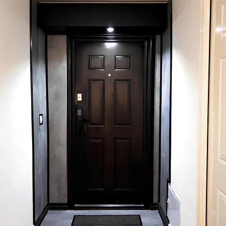 Karas Lux Apartment *