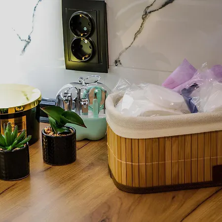 Апартаменти Karas Lux *