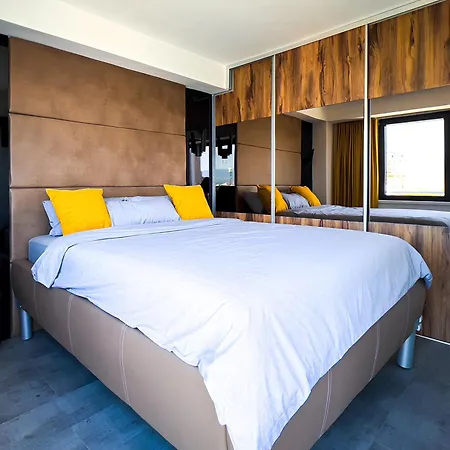 Apartment Karas Lux