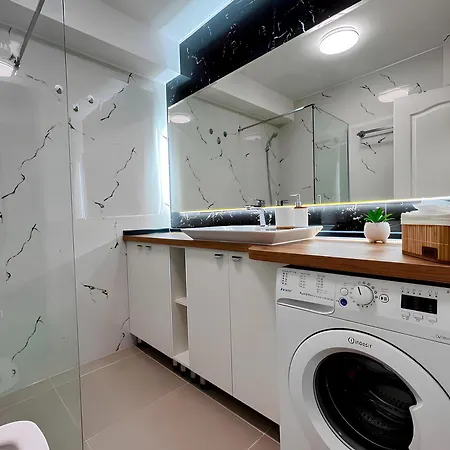 Апартаменти Karas Lux *